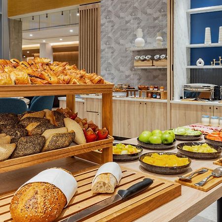 Courtyard By Marriott Paris Charles De Gaulle Central Airport Roissy-en-France Exterior foto
