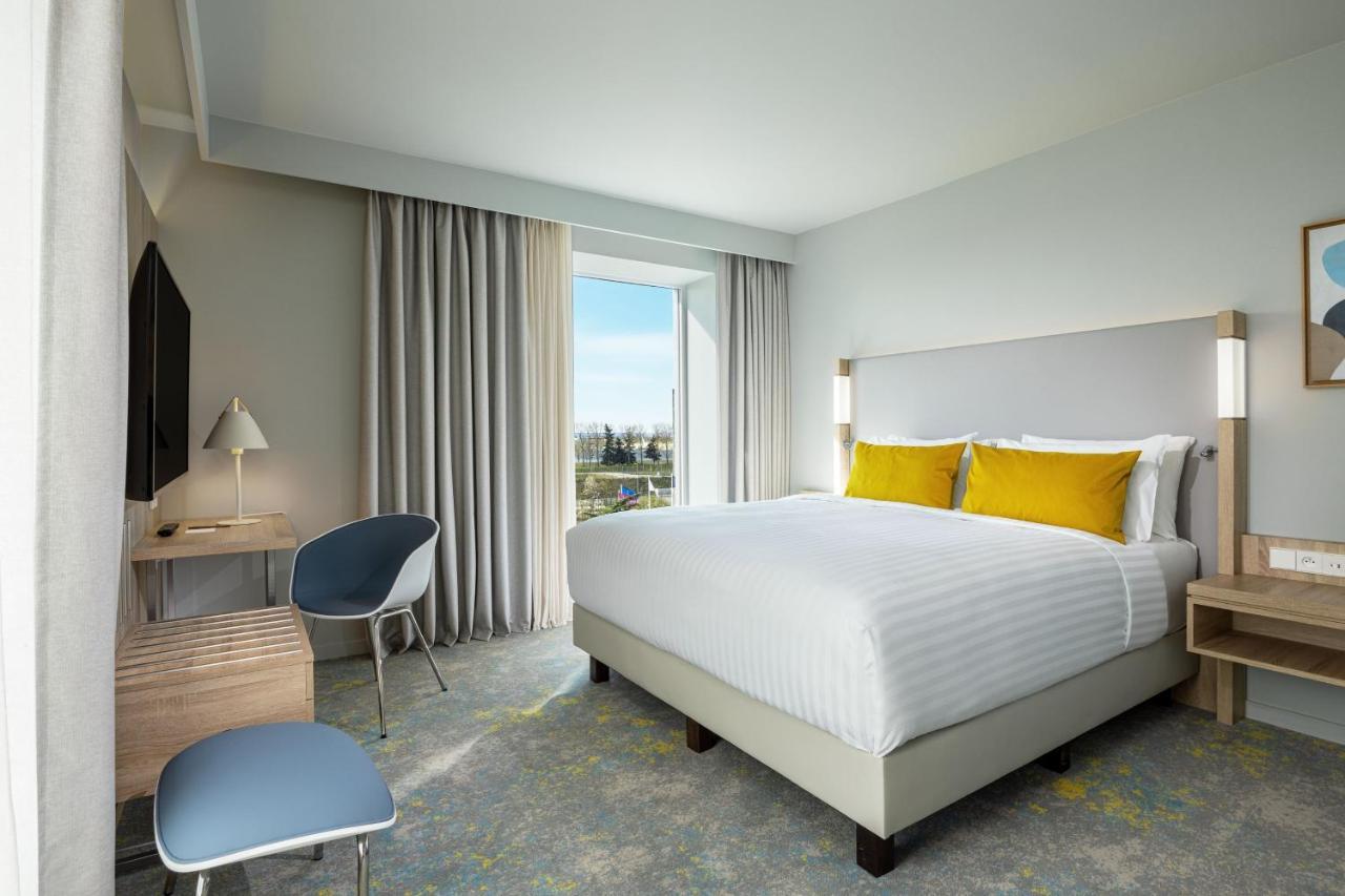 Courtyard By Marriott Paris Charles De Gaulle Central Airport Roissy-en-France Exterior foto