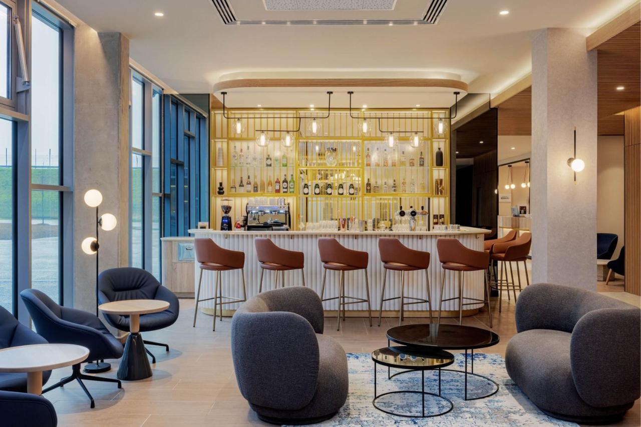 Courtyard By Marriott Paris Charles De Gaulle Central Airport Roissy-en-France Exterior foto